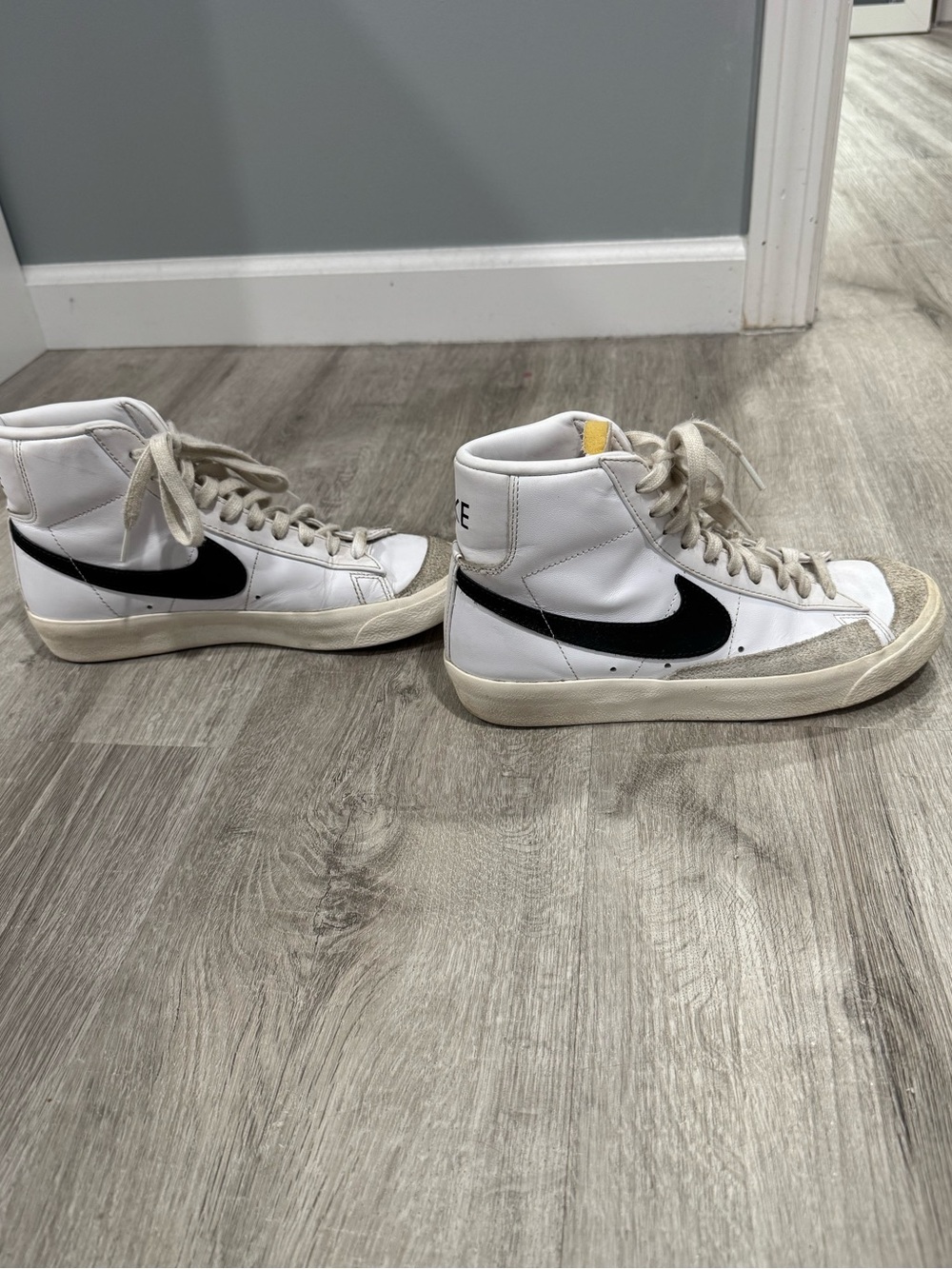 Nike Blazer Mid '77 Vintage Sneakers Women’s Size 7 - Picture 7 of 9